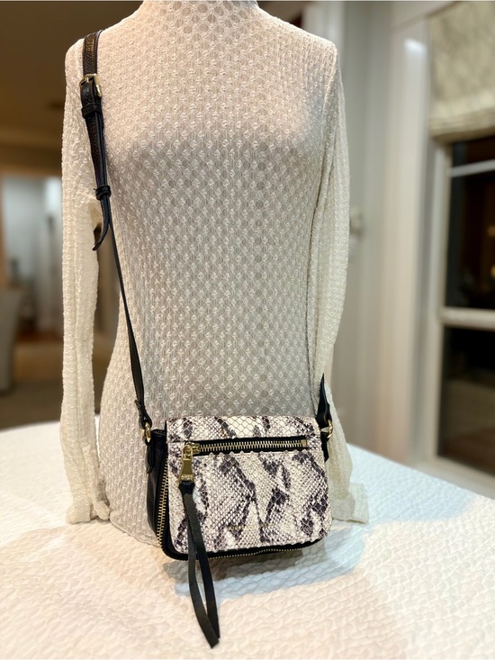 Aimee Kestenberg Handbags - Aimee Kestenberg Sorrento Mini Crossbody Bag Snake & Supple Black Leather EUC